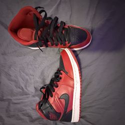 Air jordan 1 mid red/black-white