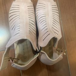 women pink heels