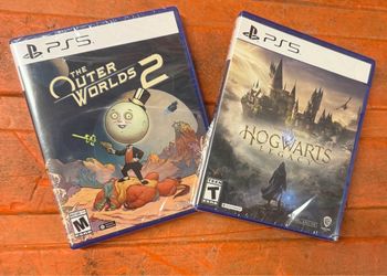 The Outer Worlds 2 / Hogwarts Legacy PS5 Game Bundle