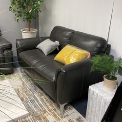 Love Seat 