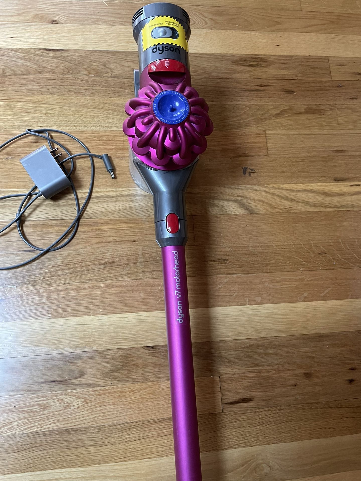Dyson Vacuum V7 Cordless