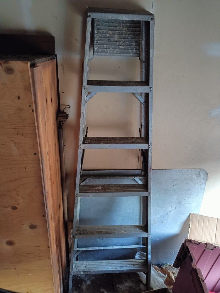 7 Ft Ladder