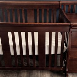 4 In 1 Convertible crib