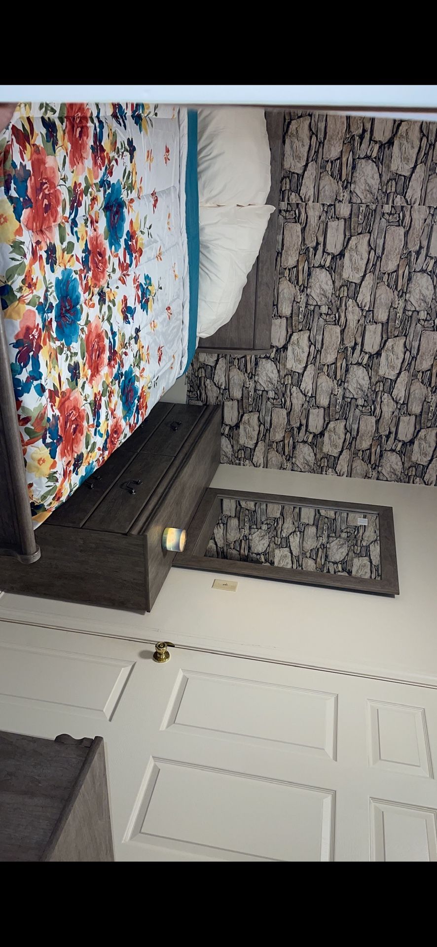 Qeen Bed Set