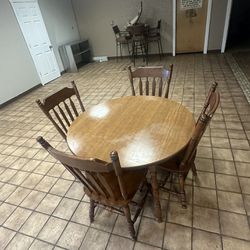 SOLD OUT AND COVETED MOOSE HEAD 4 CHAIR ROUND TABLE
