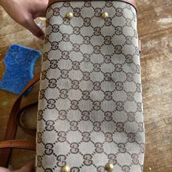 Gucci one snap hand bag