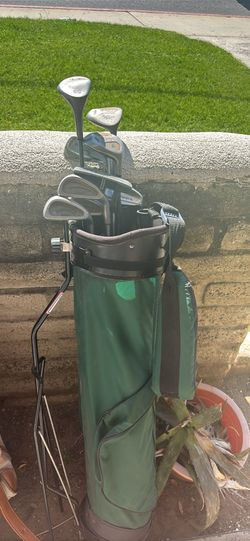 Golf Bag With Clubs