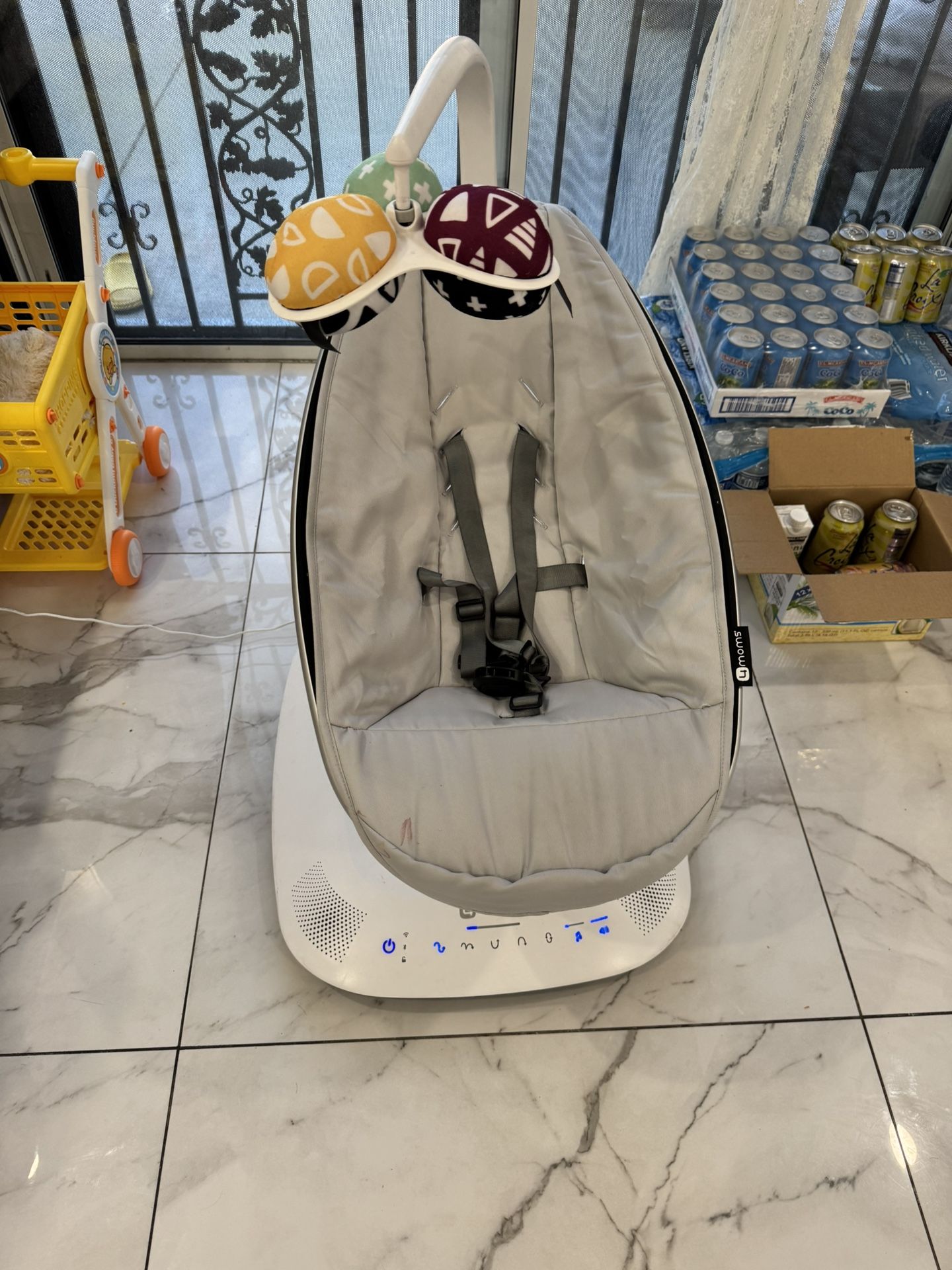 4 Moms MamaRoo Multi-Motion Baby Swing 