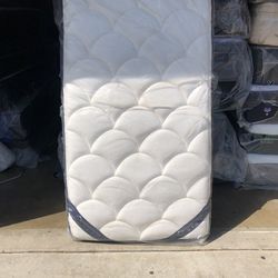 Dream Cloud Twin Size Mattress
