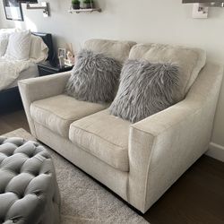 Loveseat 