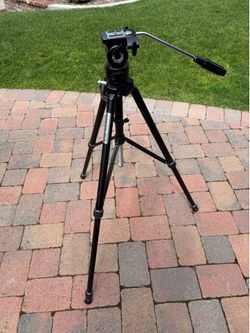 Adjustable Camera Tripod w/Case