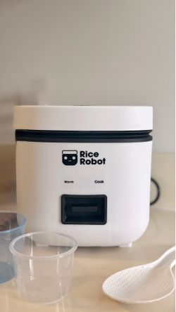 New never used rice robot rice cooker