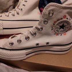 Women Converse Size 5.5