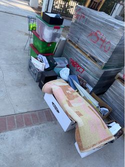 End of garage sale free stuff
