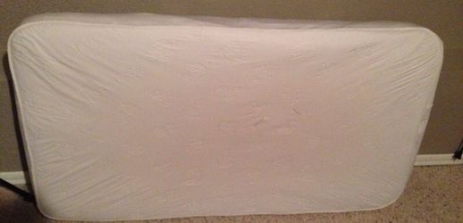 Mattress crib (with mattress pad,waterproof)