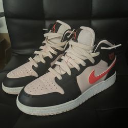 Jordan 1 Mid Black Pink Crimson Size 7y For Sale 