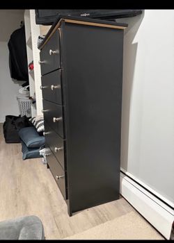 5 drawer standing dresser