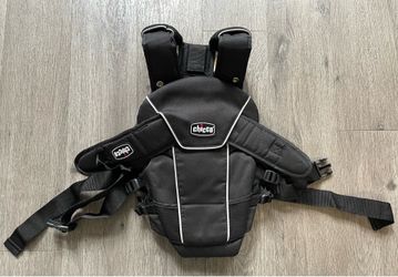 Used Chicco baby carrier with case