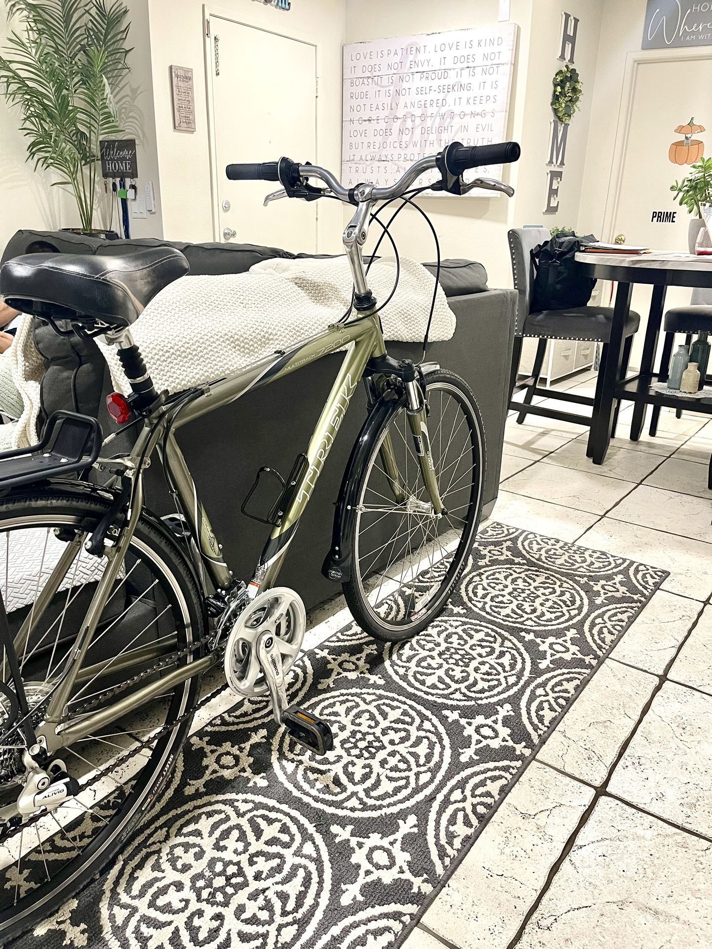 Trek 7200 Multitrack Large/700