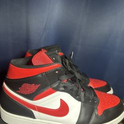 Air Jordan1 Mid Men Size 13