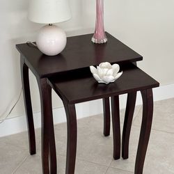 Set of 2 Wood Nesting Side Tables with Curved Legs