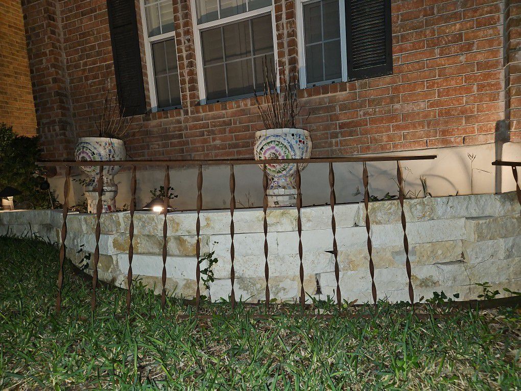 60' Twisted Metal Railing 27.5