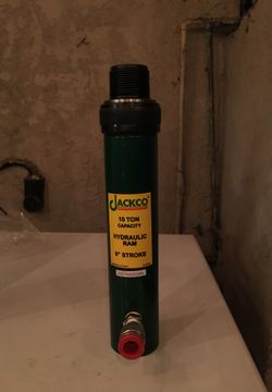 Hydraulic ram
