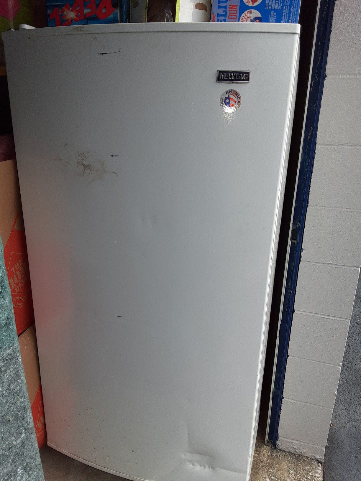 Maytag standup freezer excellent condition *scratch and dent*