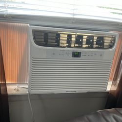 Air Conditioner 550 Sq. Ft 1200 BTU