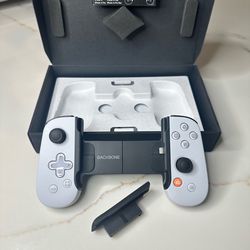 Backbone iPhone Gaming Controller (PlayStation Edition)