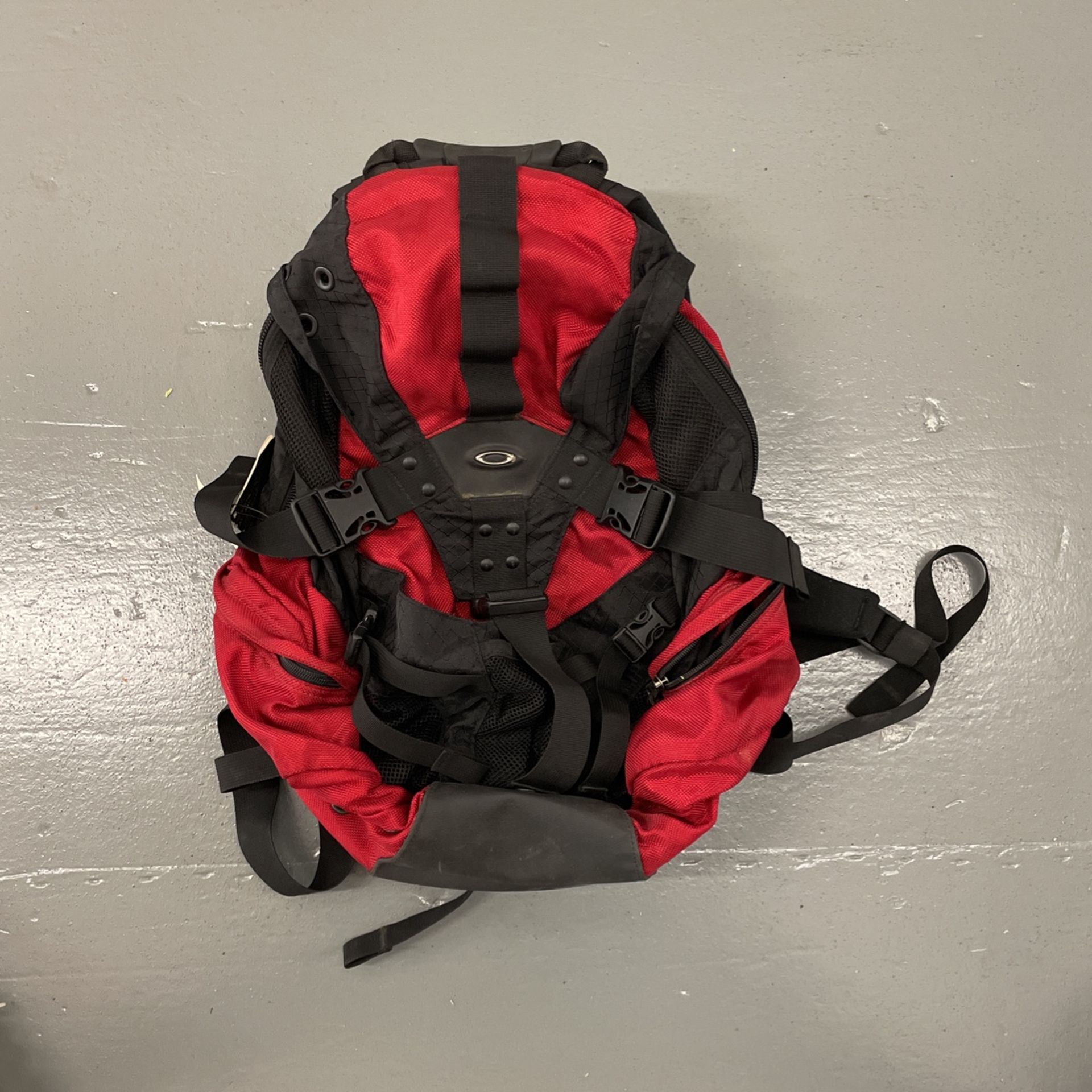 Oakley icon 3.0 backpack sales