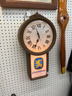 Lowenbrau Light Up Clock Sign