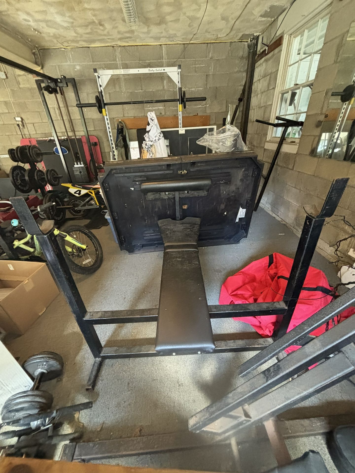 Weight Bench 