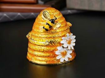 Bee Jewelry Trinket Box ✨Please Read Description