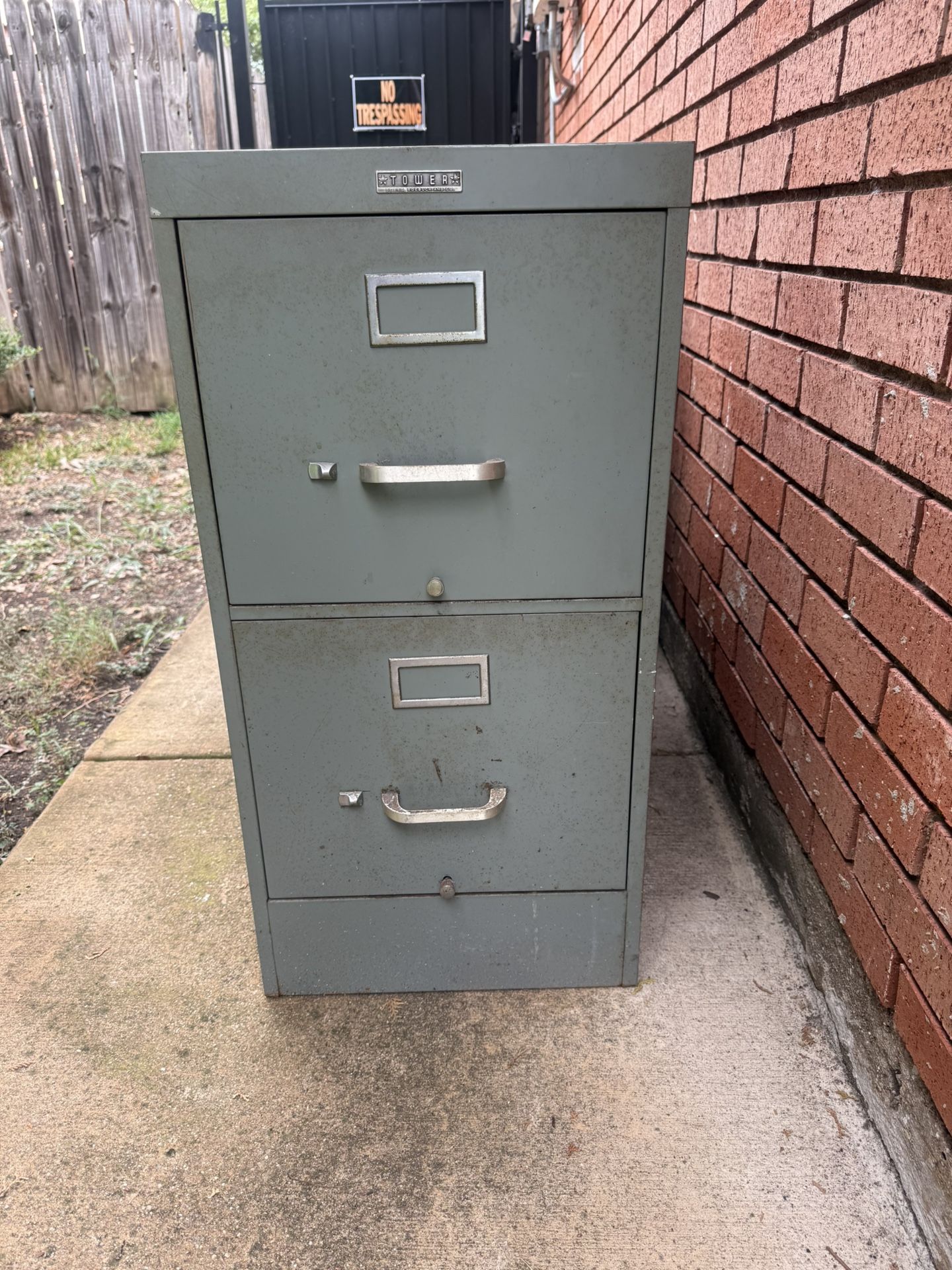 2 drawer metal file cabinet  