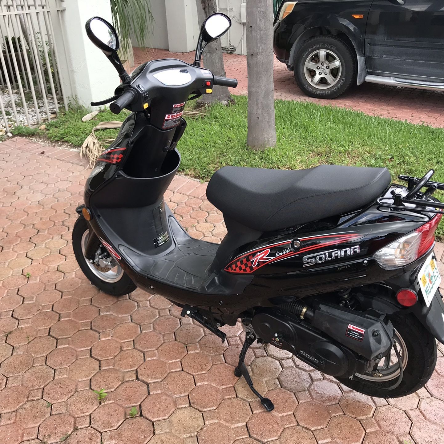 50cc Scooter Solana Limited R (Black) for Sale in Medley, FL - OfferUp