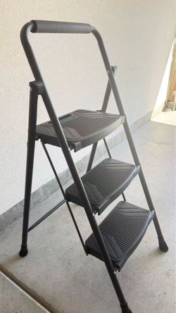 NEW 3-Step Folding Step Ladder – Safety Handrail