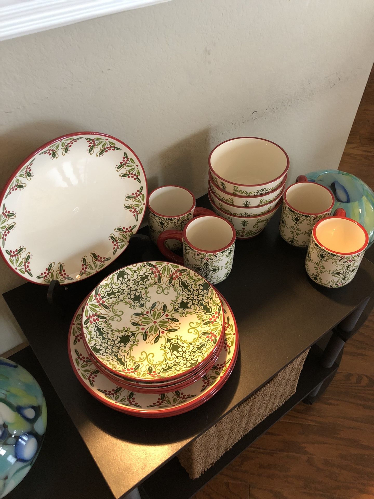 Bargello American Atelier At Home Dishes 16 Piece Christmas Dinner Set