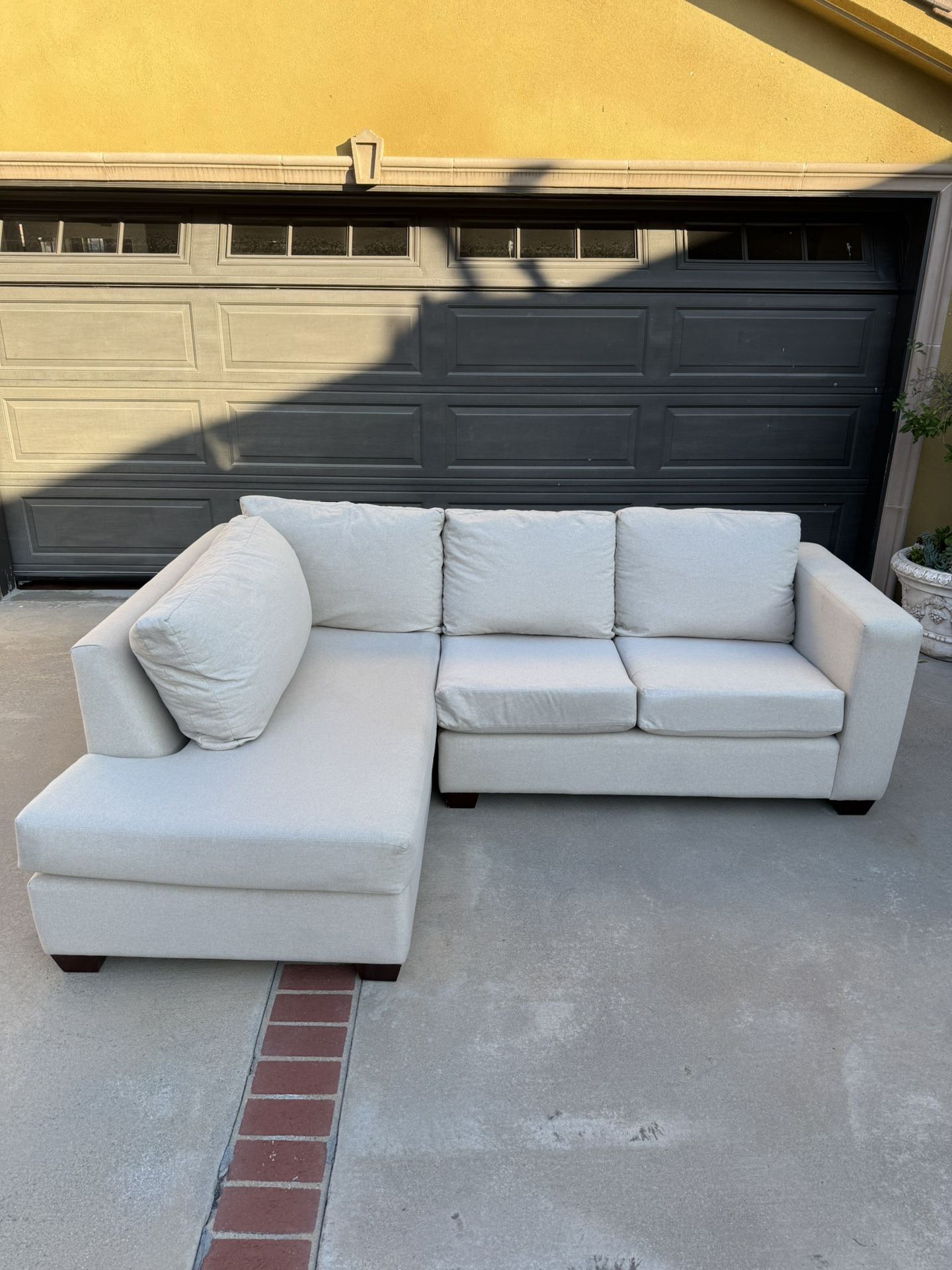 Sectional Couch with Chaise