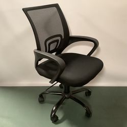 Rolling Office Student Computer Chair With Wheels. Mesh Black