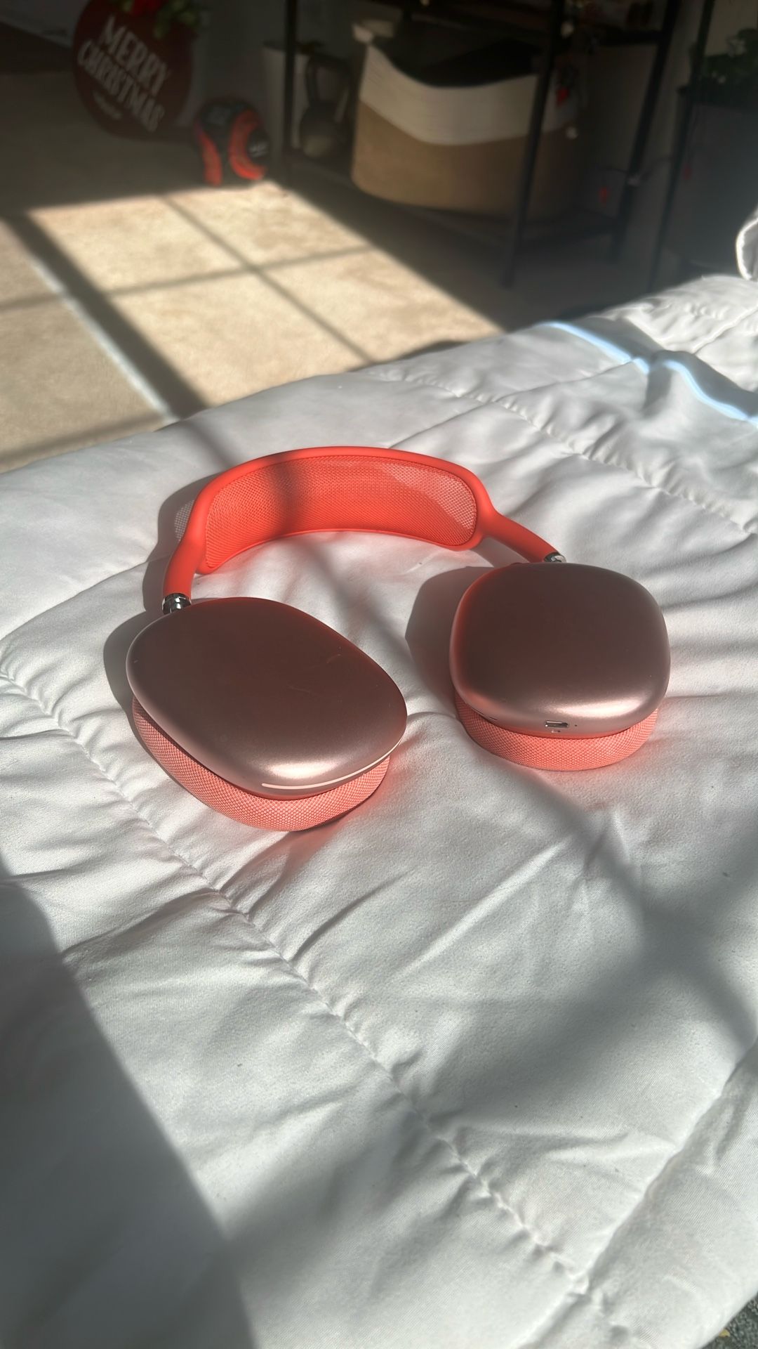 Apple AirPods Max Wireless Over-Ear Headphones, Pro-Level Active Noise Cancellation