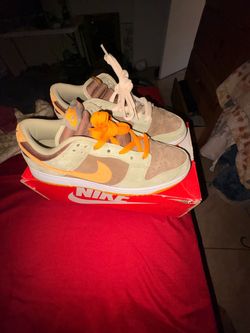 Nike dunks Olive and gold