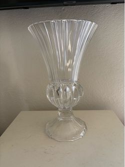 14"Tall Italy Flower Vase by DaVinci Called Adagio