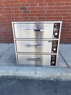Hatco HDW-3 29.5"W Freestanding Warming Drawer w/ (3) 21.5" Compartments, 120v