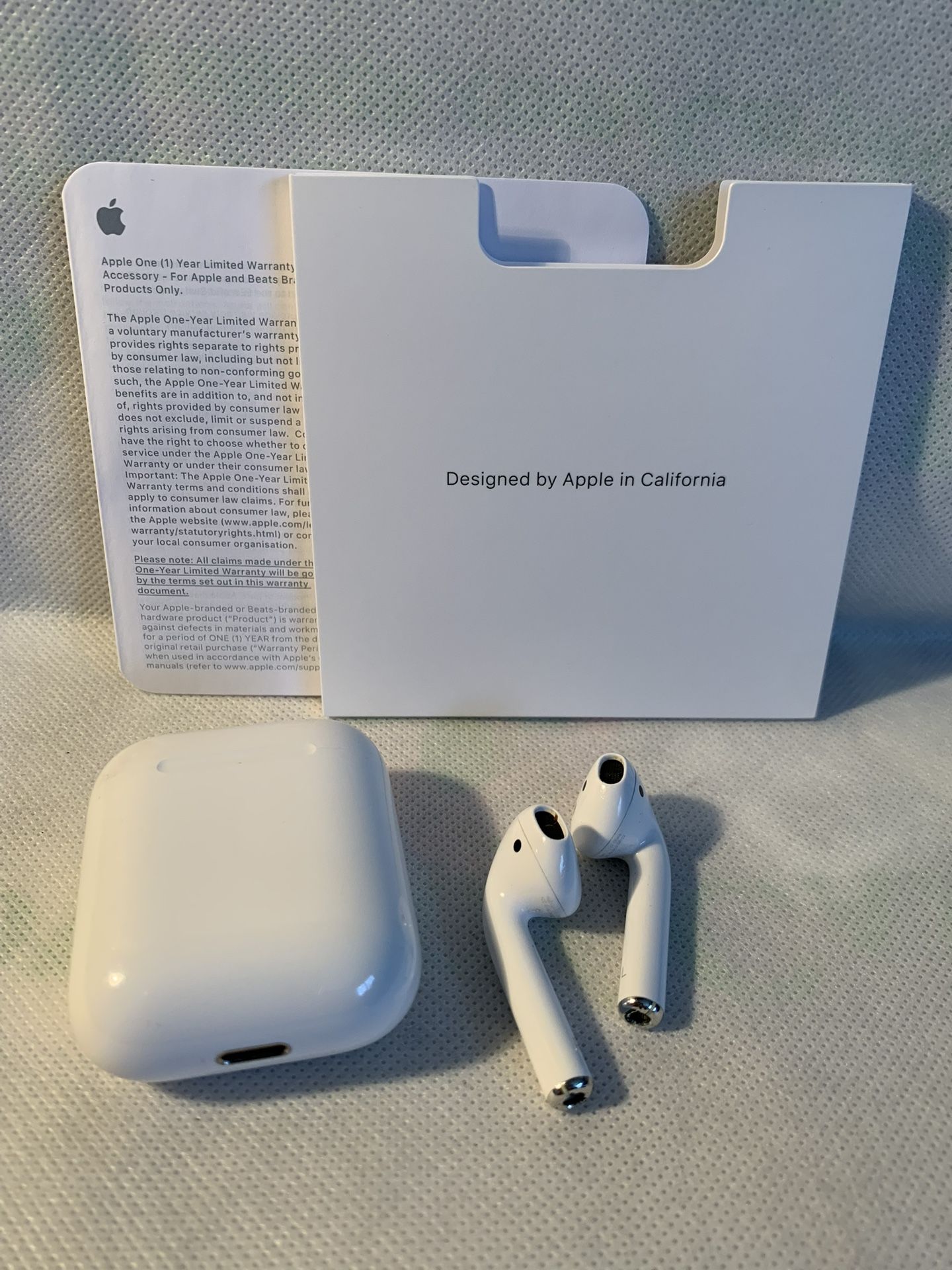 Genuine Apple AirPods A1523