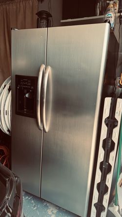 G E side by Side refrigerator