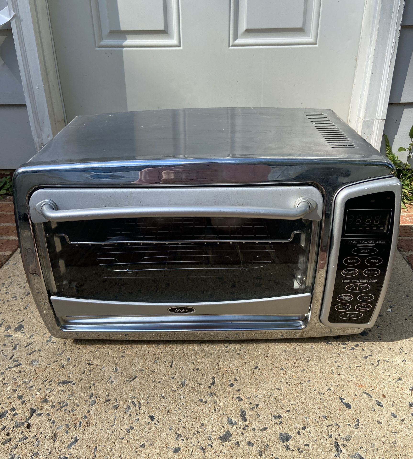 Oster Digital Convection Oven – Large Capacity Model 6058 NOT WORKING, For Parts
