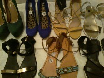 Shoes few pairs not pictured for free.