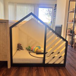 Dog House - medium Size Dogs