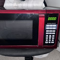 Hamilton Beach 0.9 Cu. Ft. Red Stainless Steel Microwave Oven, 900W, LED Display